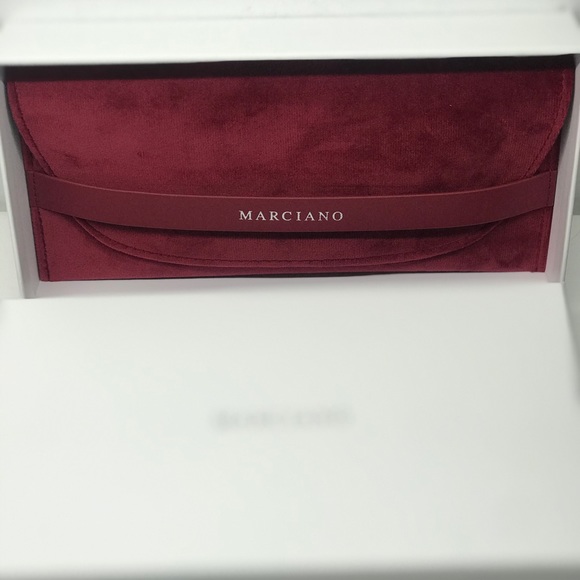 New Marciano by Guess Eyeglass case burgundy - Picture 4 of 4